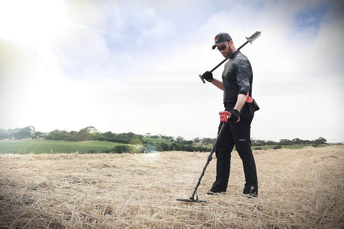 Minelab Vanquish 440 Multi-Frequency Pinpointing Metal Detector for Adults with V10 10"x7" Double-D Waterproof Coil (4 Detect Modes  Wired Headphones & Rain Cover Included)