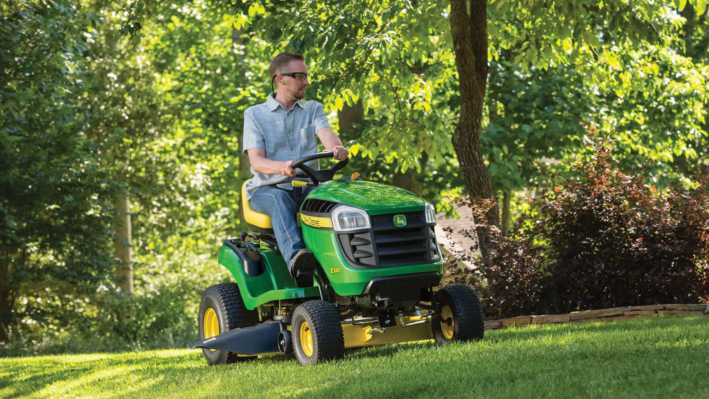 John Deere S100 42-in Riding Lawn Mower �C 17.5-HP Gas Hydrostatic Drive