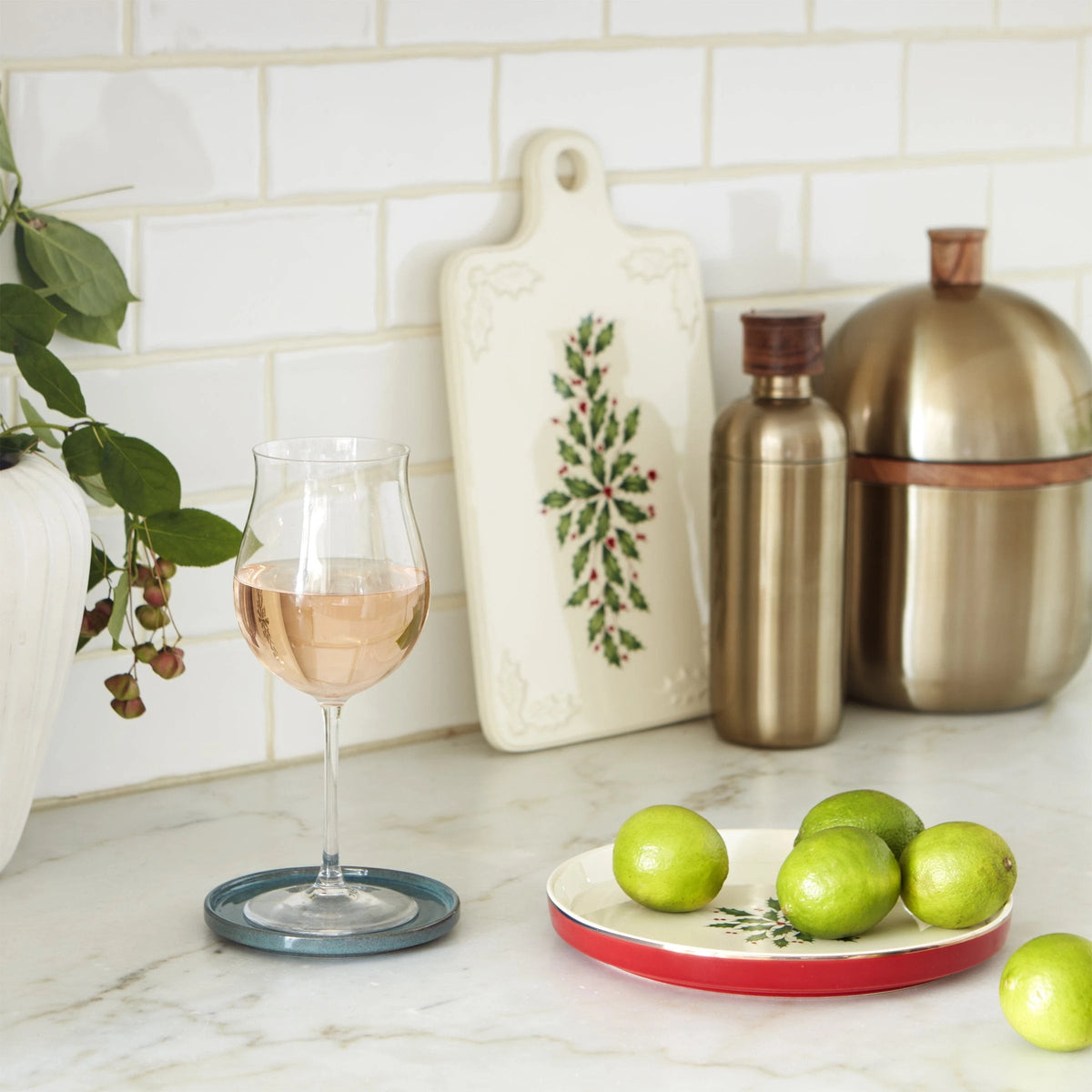 Holiday Luna Nesting Dinnerware Set