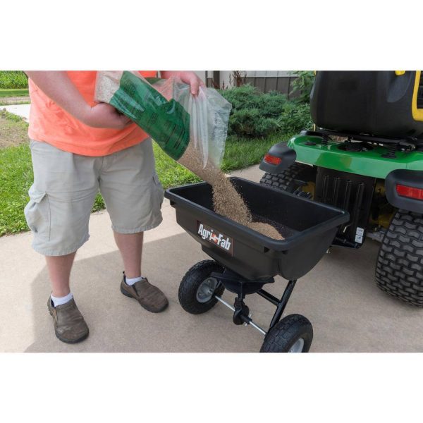 45-0530 85 lb. Tow Behind Spreader