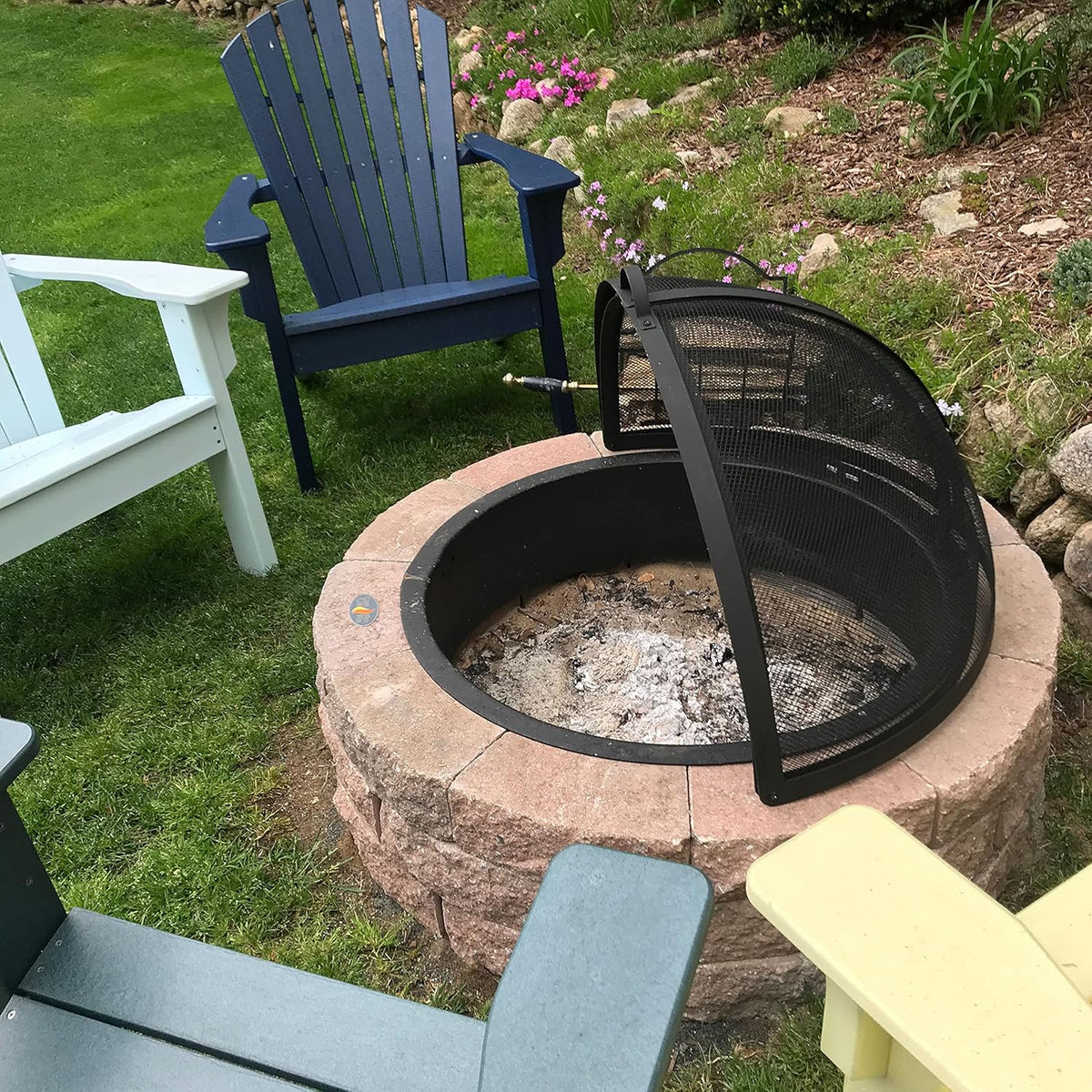 Sunnydaze Round Fire Pit Spark Screen Cover - Easy-Opening Outdoor Fire Pit Screen - Heavy?Duty Steel Metal Mesh - 36" Diameter