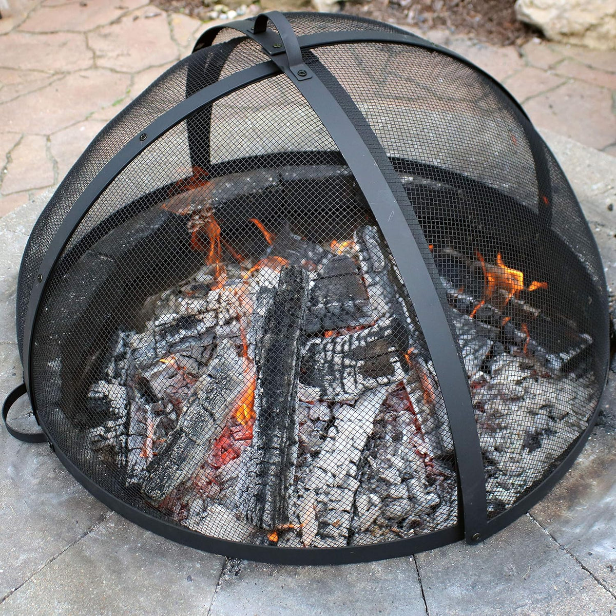 Sunnydaze Round Fire Pit Spark Screen Cover - Easy-Opening Outdoor Fire Pit Screen - Heavy?Duty Steel Metal Mesh - 36" Diameter