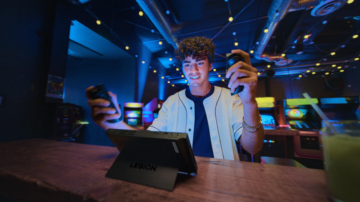 Lenovo �C Legion Go 8.8��� 144Hz WQXGA Gaming Handheld �C AMD Ryzen Z1 Extreme �C 16GB with 512 GB SSD �C Shadow Black